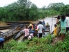 Volunteers arroved in Chapis in many canoes carrying all of the much needed supplies.