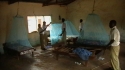 FARM 17 : The students work together to successfully put up their nets.